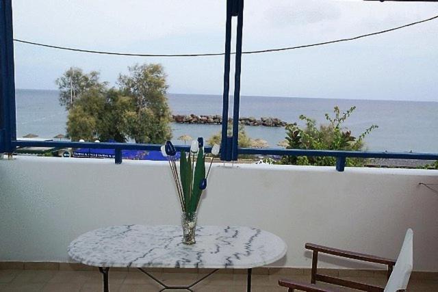 Villa Gambas Beach Studios Kamári Exterior foto